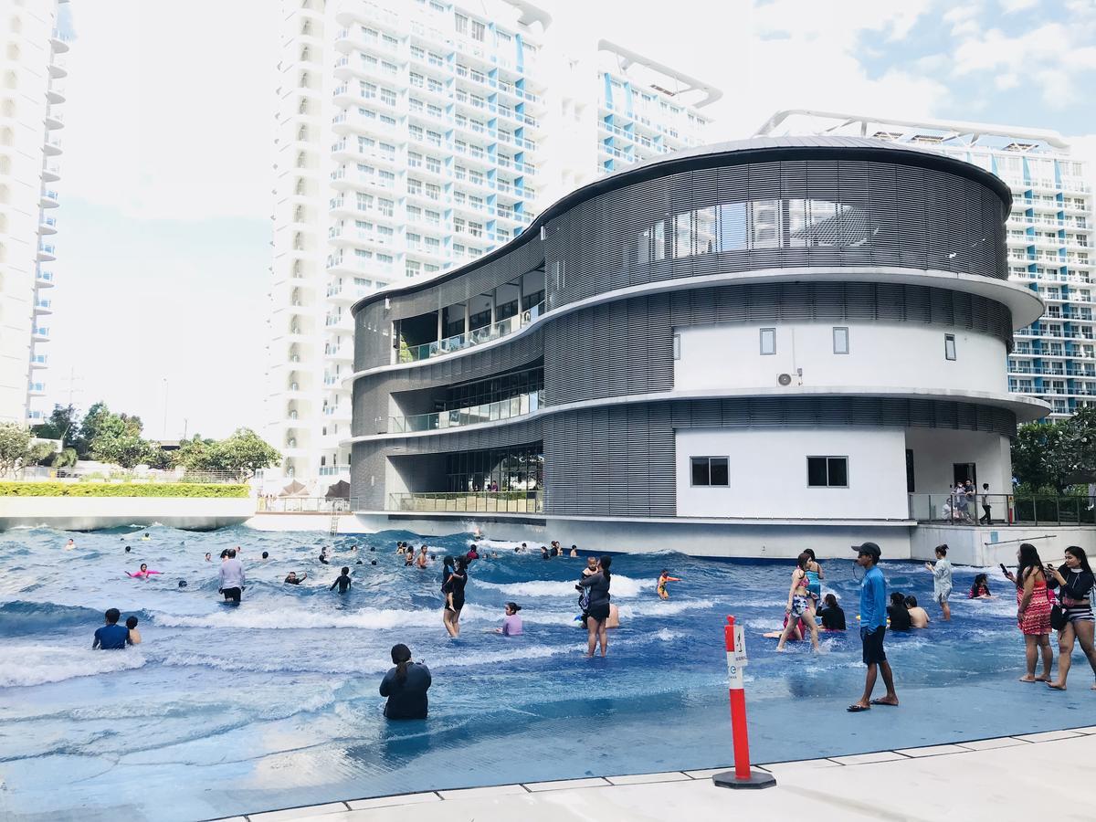 Azure Urban Resort And Residence Manila Exterior photo